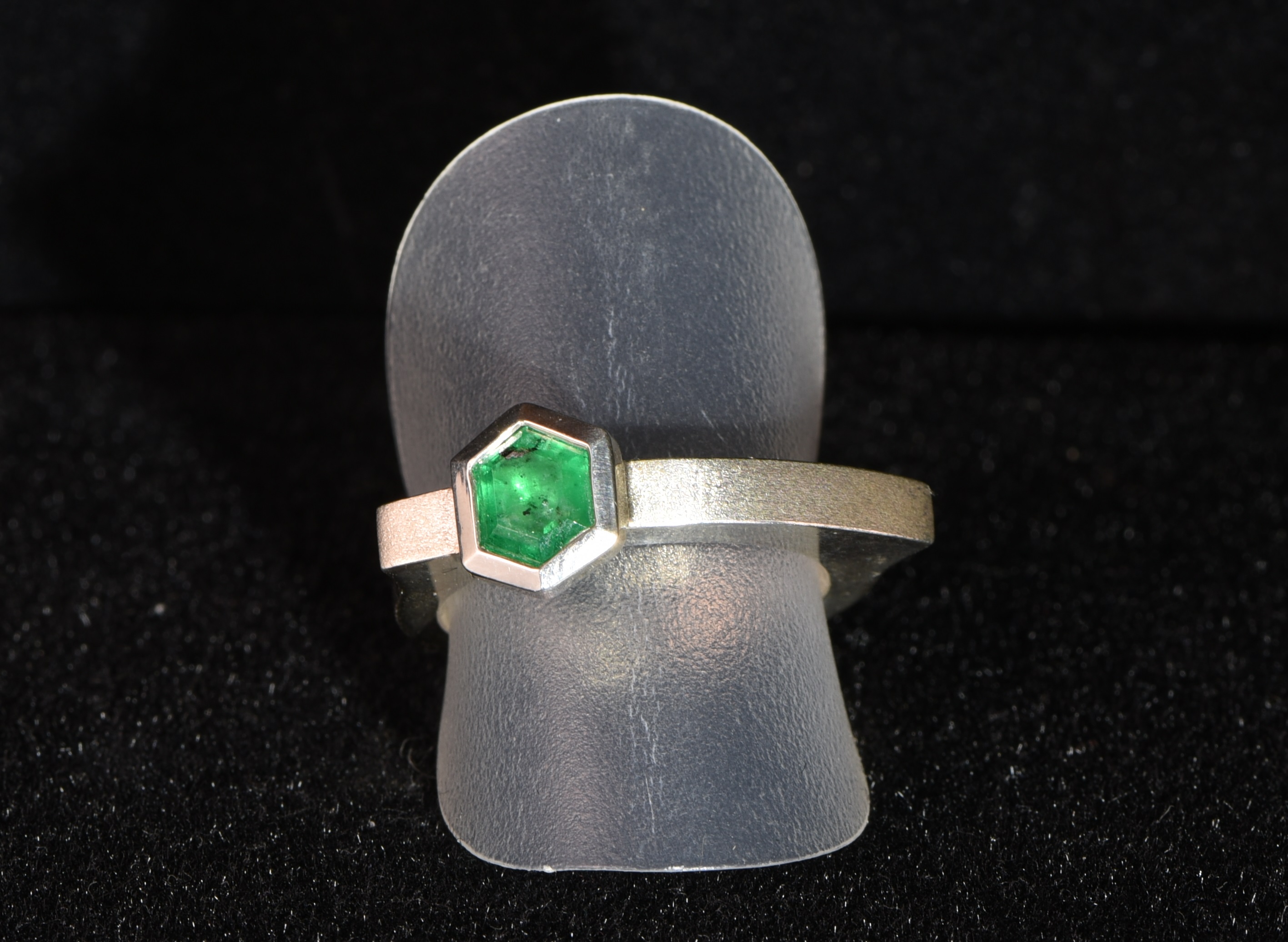 Emerald ring (Size 56)