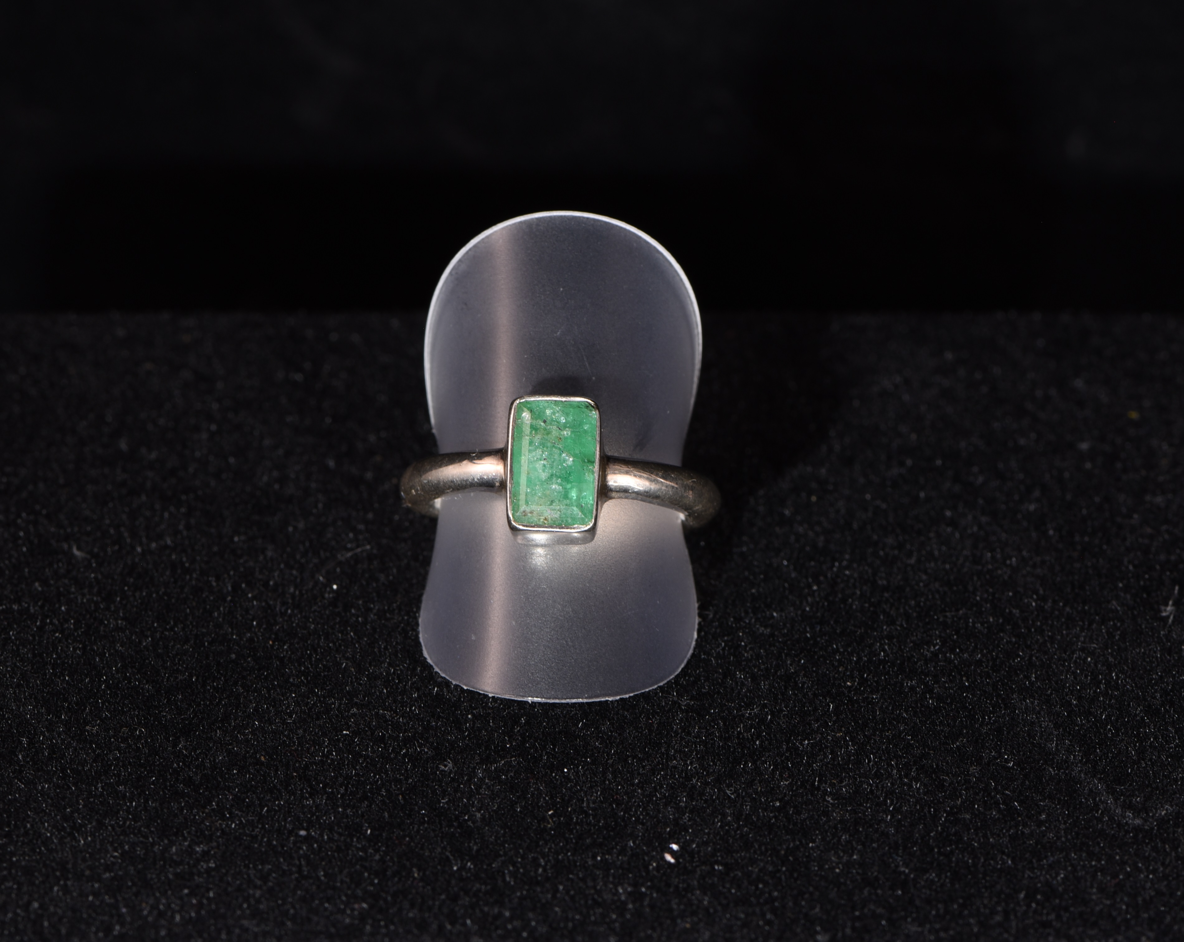 Emerald ring (Size 60)