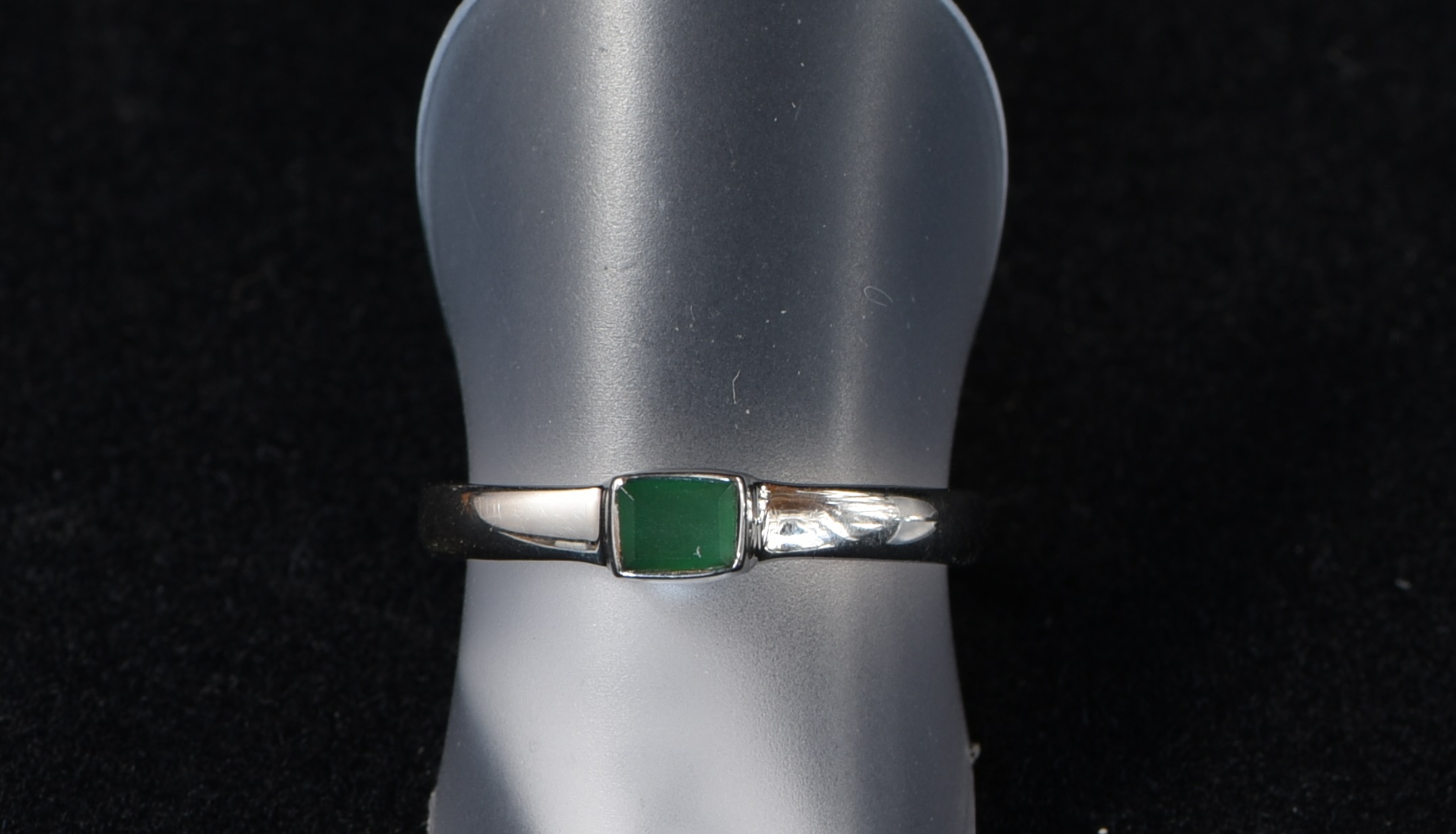 Emerald ring (Size 56)