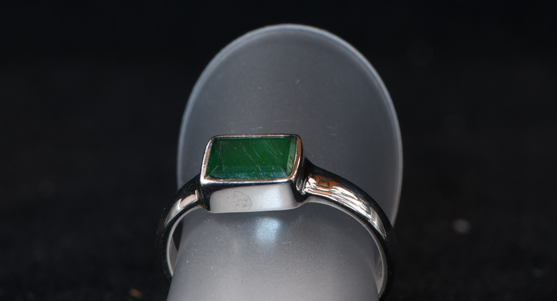 Emerald ring (Size 54)